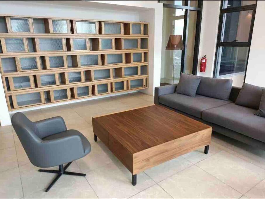 1+ 1 Bedroom 4-5Pax/Klcc/ Bukit Bintang/City View/Mrt Kuala Lumpur Esterno foto